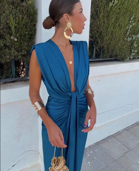 Isabelle – Party Dress with Deep Neckline