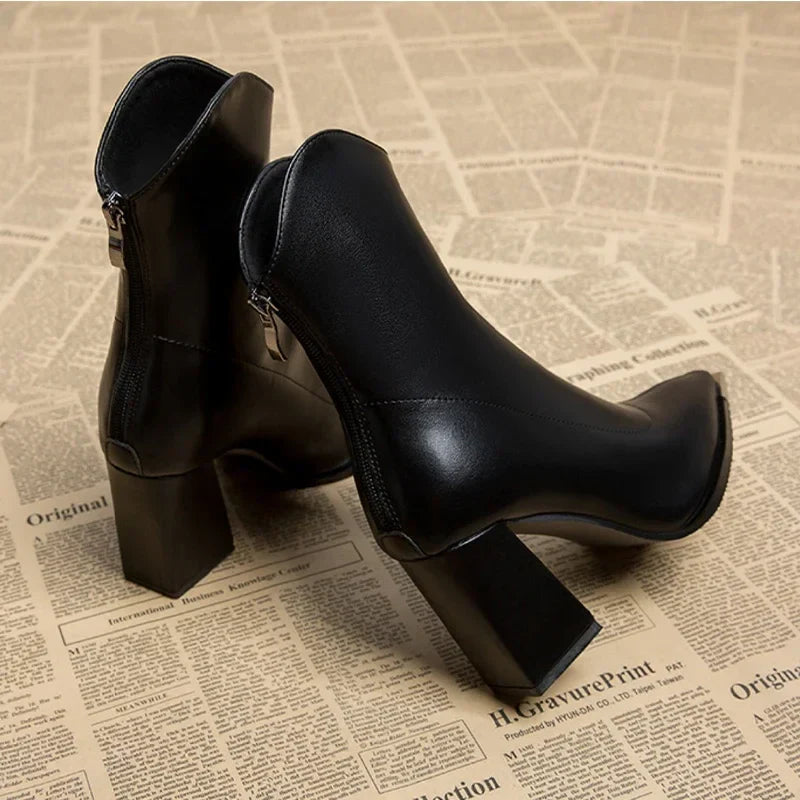 Velora™-Chrome Tip Chelsea Boot