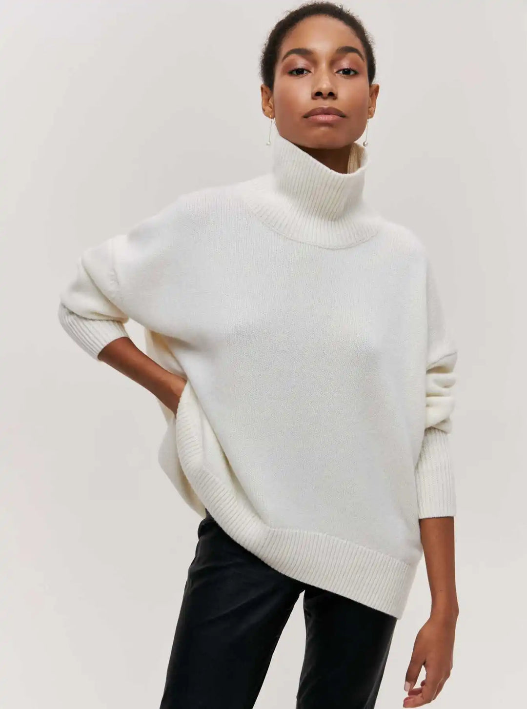 Velora™ - Sweater with turtle neck