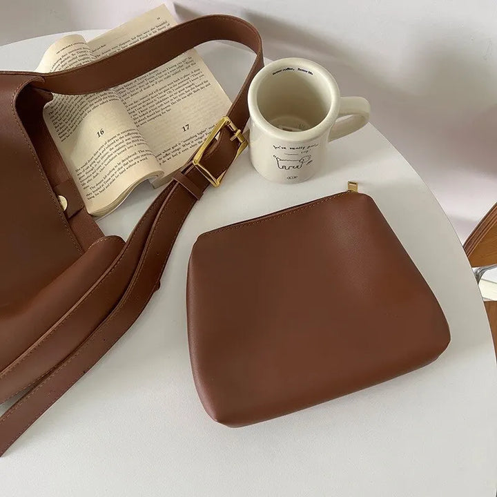 Elegant leather shoulder bag